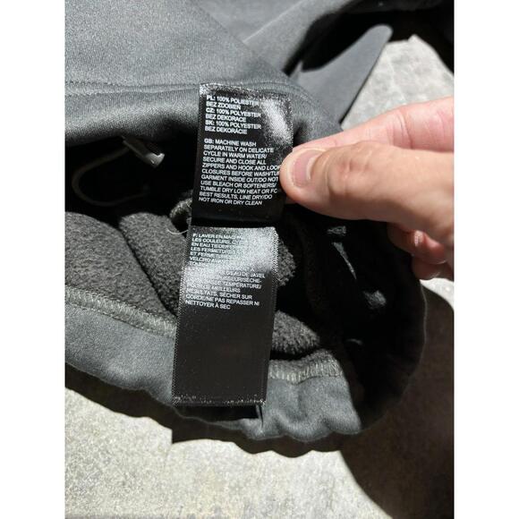 The North Face Full Zip-Up Jacket - Picture 7 of 9